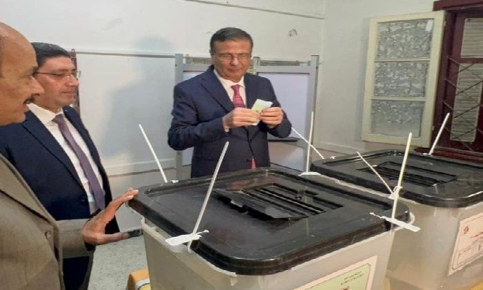 وزير الزراعة يُدلي بصوته في انتخابات مجلس النواب بالإسكندرية وزير الزراعة يُدلي بصوته في انتخابات مجلس النواب بالإسكندرية