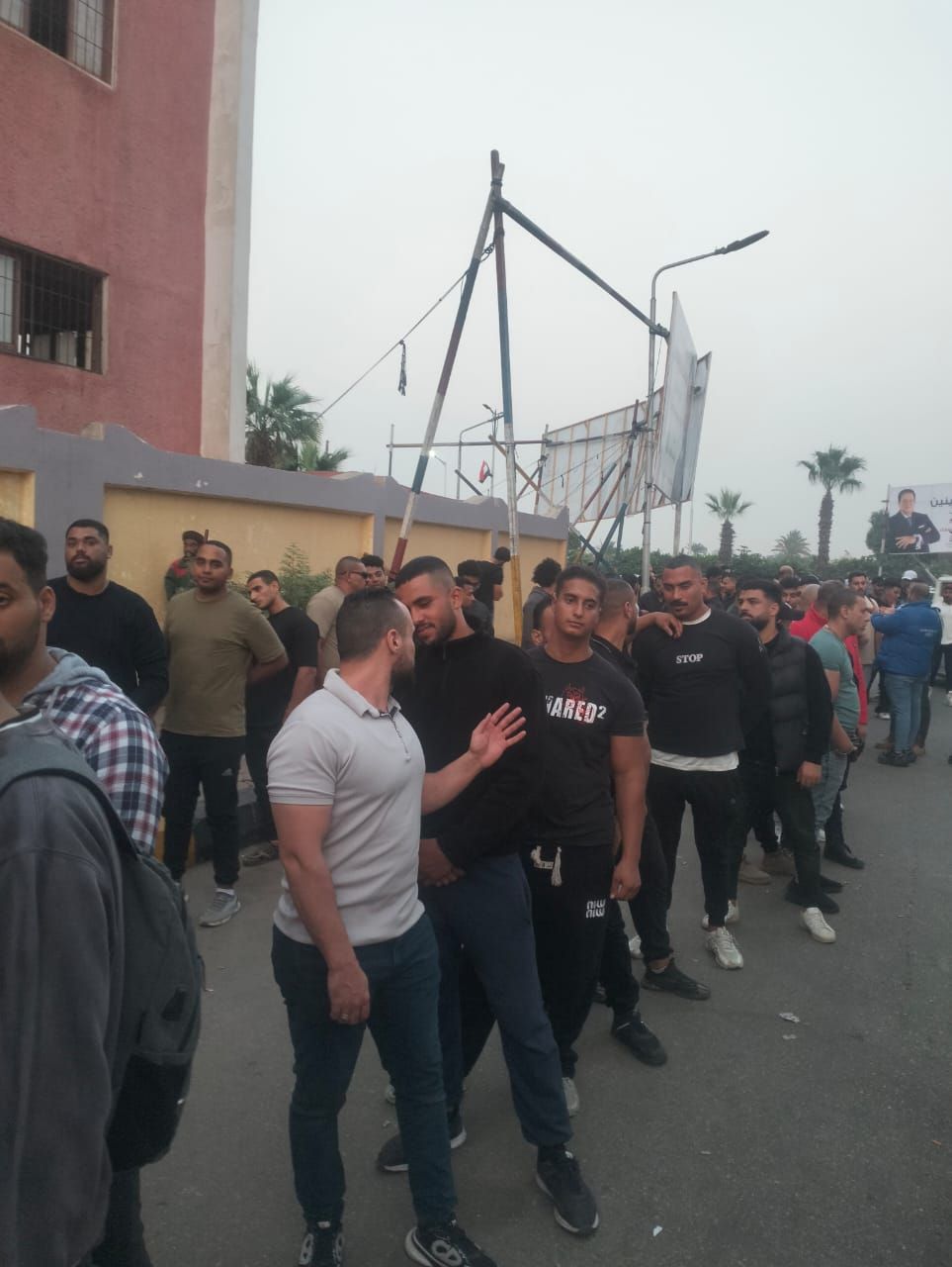 توافد المواطنين على اللجان (4)