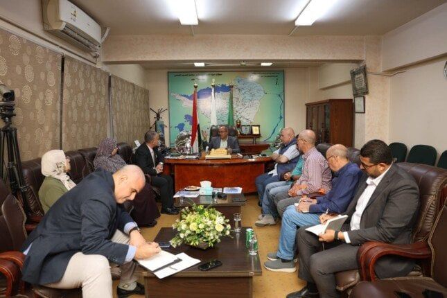 رئيس القابضة لمياه الشرب يتابع مشروعات «حياة كريمة» بالفيوم