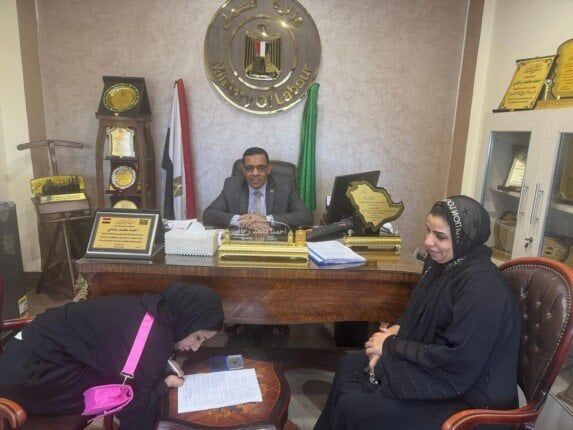 تدخل عاجل لمساعدة فتاة من ذوي الهمم تعمل لتوفير مصاريف دراستها (تفاصيل)