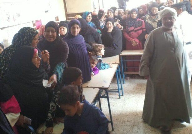 مشاركة نسائية كثيفة في التصويت بانتخابات مجلس النواب ببنى مزار مشاركة نسائية كثيفة في التصويت بانتخابات مجلس النواب ببنى مزار