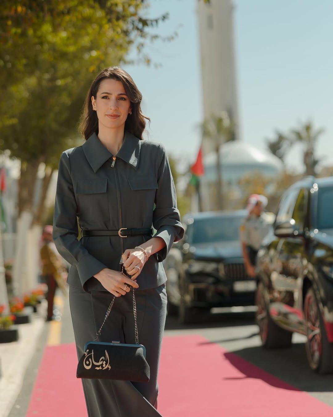 حقيبة الاميرة رجوة خلال خطاب العرش السامي في افتتاح الدورة العادية الثانية لمجلس الأمة العشرين (انستغرام)