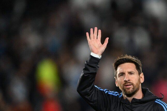 لابورتا عن زيارة ميسي: برشلونة بيته وسيحصل على تكريم يليق به لابورتا عن زيارة ميسي: برشلونة بيته وسيحصل على تكريم يليق به