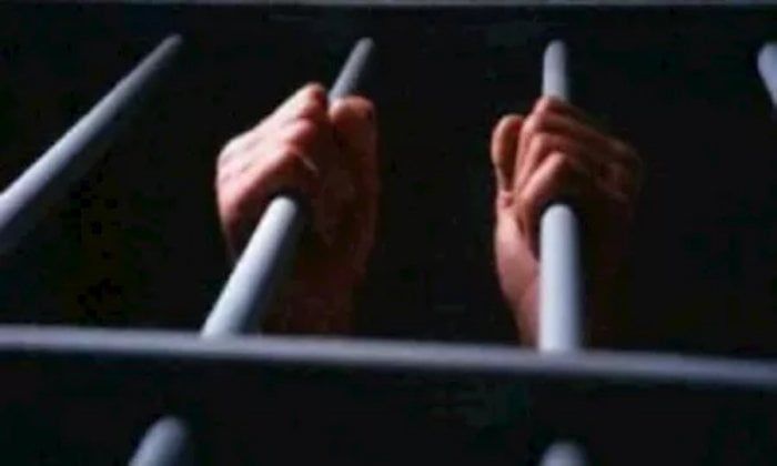 حبس المتهم بإدارة كيان تعليمي وهمي للنصب على المواطنين في الوايلي حبس المتهم بإدارة كيان تعليمي وهمي للنصب على المواطنين في الوايلي