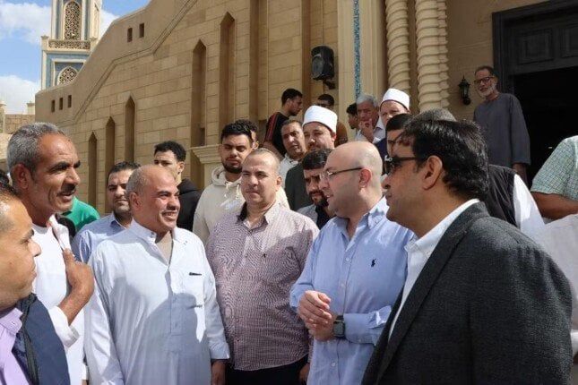 محافظ بني سويف يستمع لطلبات المواطنين ويوجّه بسرعة اتخاذ الإجراءات اللازمة محافظ بني سويف يستمع لطلبات المواطنين ويوجّه بسرعة اتخاذ الإجراءات اللازمة