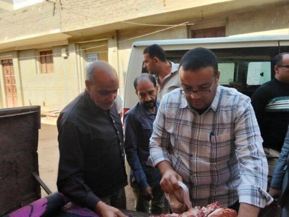 لحوم مذبوحة خارج المجازر وسلع مجهولة.. ضبط 220 مخالفة تموينية بالمنيا لحوم مذبوحة خارج المجازر وسلع مجهولة.. ضبط 220 مخالفة تموينية بالمنيا