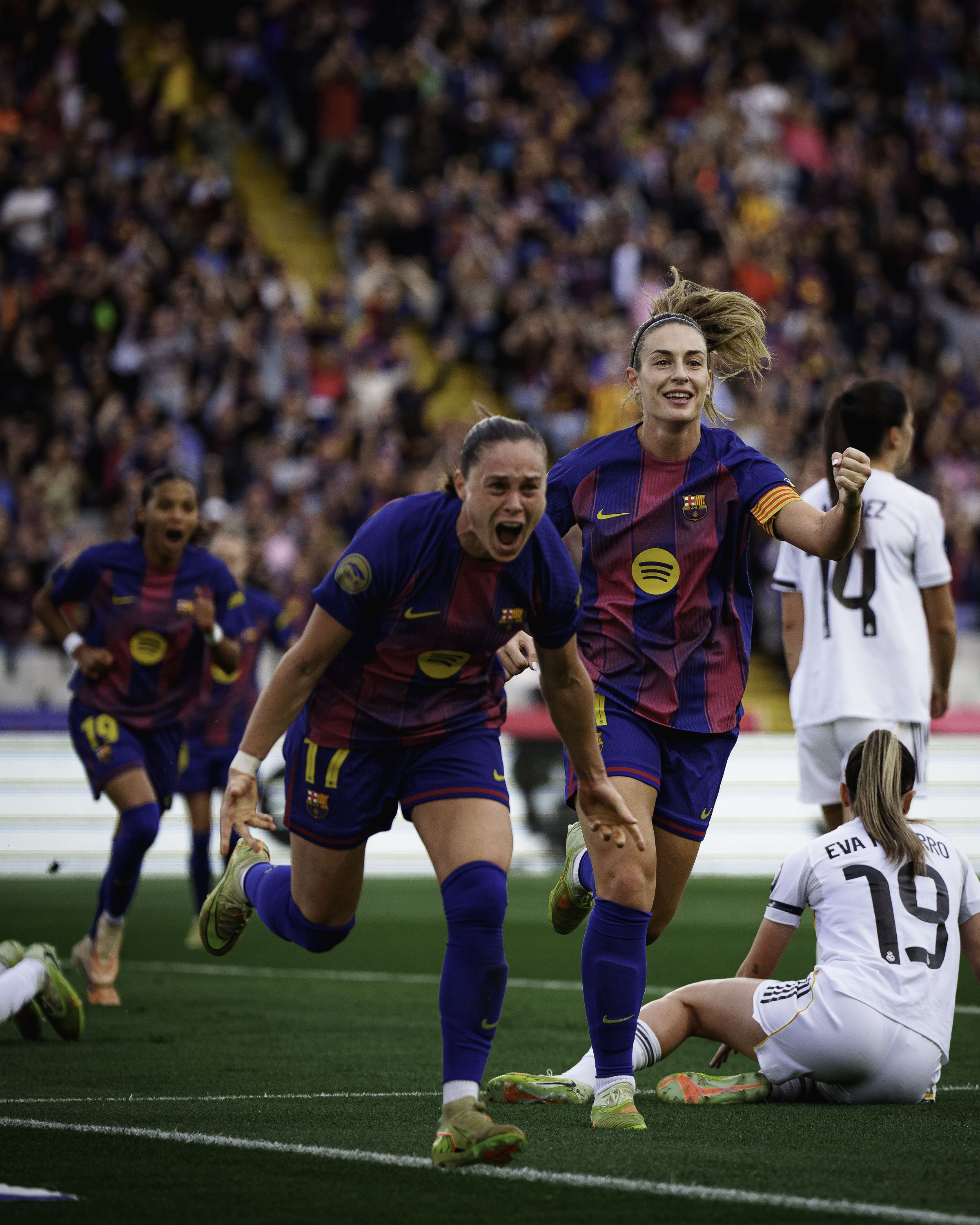 من مباراة برشلونة وريال مدريد. (وكالات)