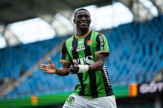 الأهلي يقترب من حسم صفقة دياباتي بعد تخفيض جايس السويدي طلباته المالية الأهلي يقترب من حسم صفقة دياباتي بعد تخفيض جايس السويدي طلباته المالية