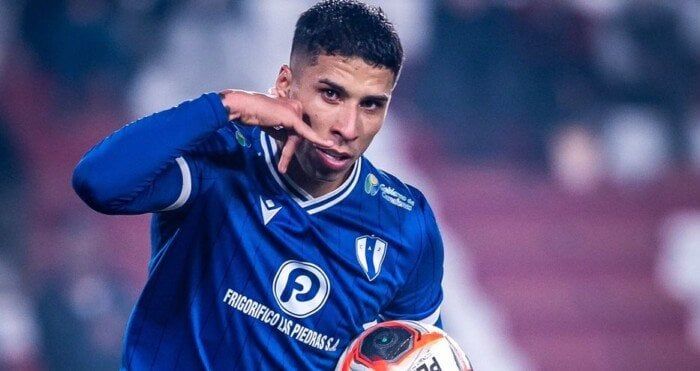 وكيل أوجستين رودريجيز يكشف لـ«الأسبوع» موقف اللاعب من الانتقال للأهلي وكيل أوجستين رودريجيز يكشف لـ«الأسبوع» موقف اللاعب من الانتقال للأهلي