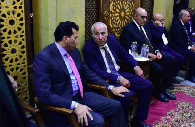 أشرف صبحي يقدم واجب العزاء في محمد صبري أشرف صبحي يقدم واجب العزاء في محمد صبري