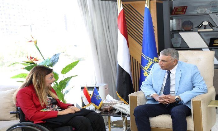 محافظ أسوان يستقبل المشرف العام على المجلس القومى للأشخاص ذوى الإعاقة محافظ أسوان يستقبل المشرف العام على المجلس القومى للأشخاص ذوى الإعاقة