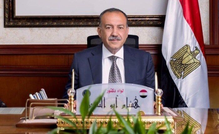 تموين أسيوط يضبط محطة وقود بالمطيعة لتلاعبها في 418 طن سولار مدعم تموين أسيوط يضبط محطة وقود بالمطيعة لتلاعبها في 418 طن سولار مدعم