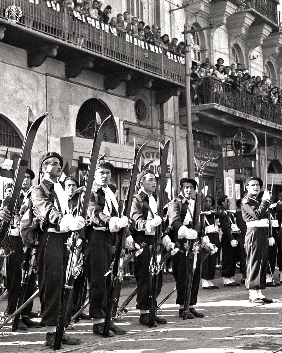 جانب من العرض العسكري الاول (تويتر)