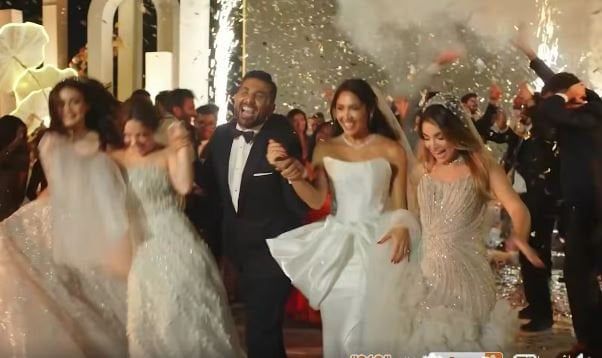 بعد حادث السخنة.. أحمد سعد يفاجئ جمهوره بزواجه من أربع فتيات «فيديو» بعد حادث السخنة.. أحمد سعد يفاجئ جمهوره بزواجه من أربع فتيات «فيديو»