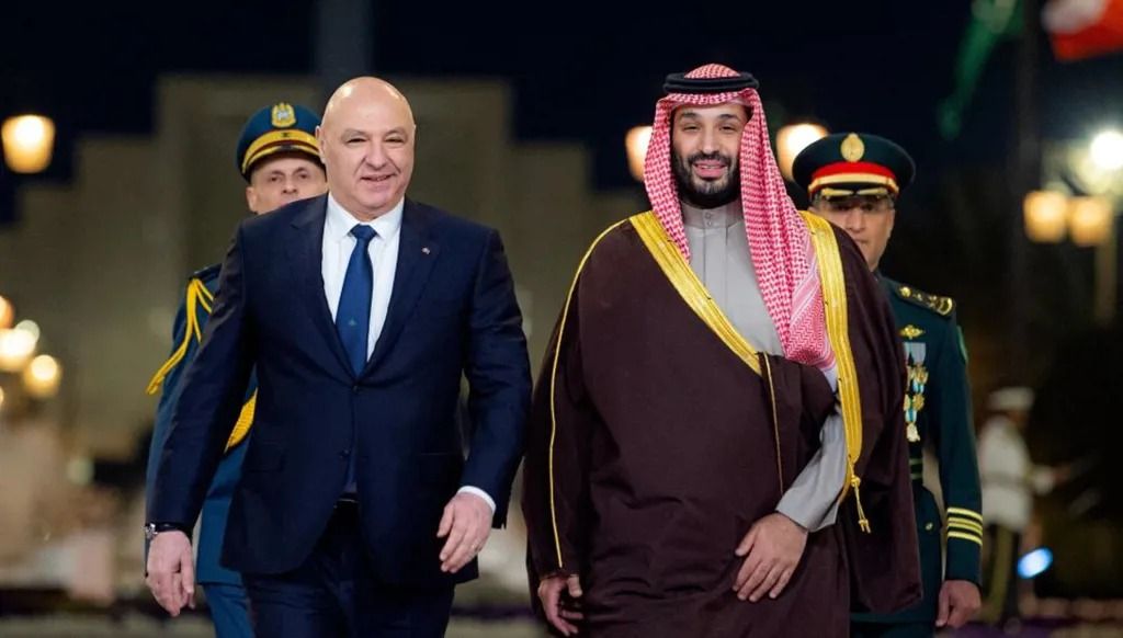 الأمير محمد بن سلمان مستقبلاً الرئيس جوزف عون أثناء زيارته للرياض (أرشيفية).