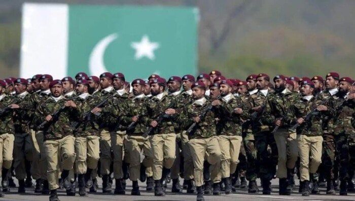 مقتل 15 مسلحًا خلال عمليتين أمنيتين في شمال غربي باكستان مقتل 15 مسلحًا خلال عمليتين أمنيتين في شمال غربي باكستان