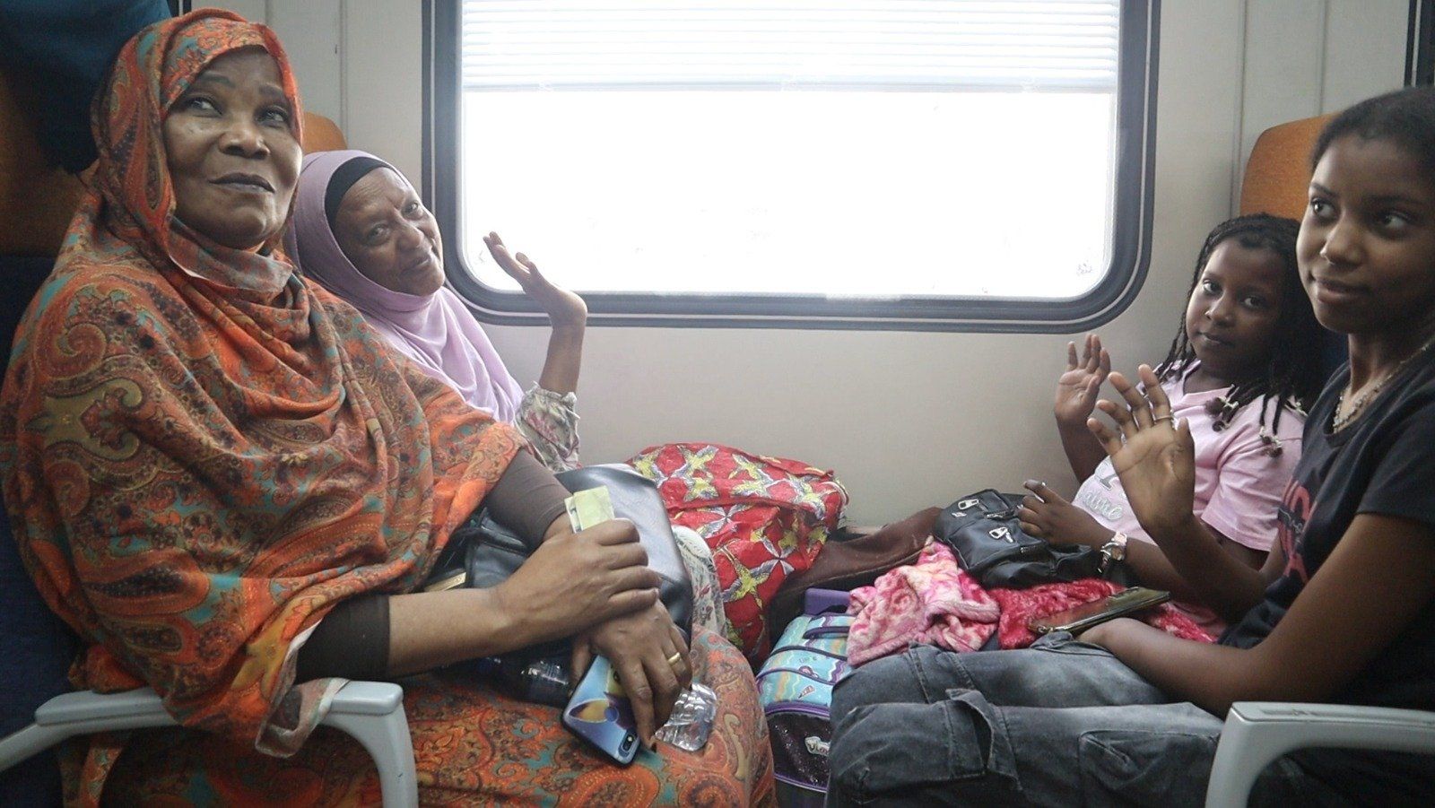 جانب من رحلة الأشقاء السودانيين