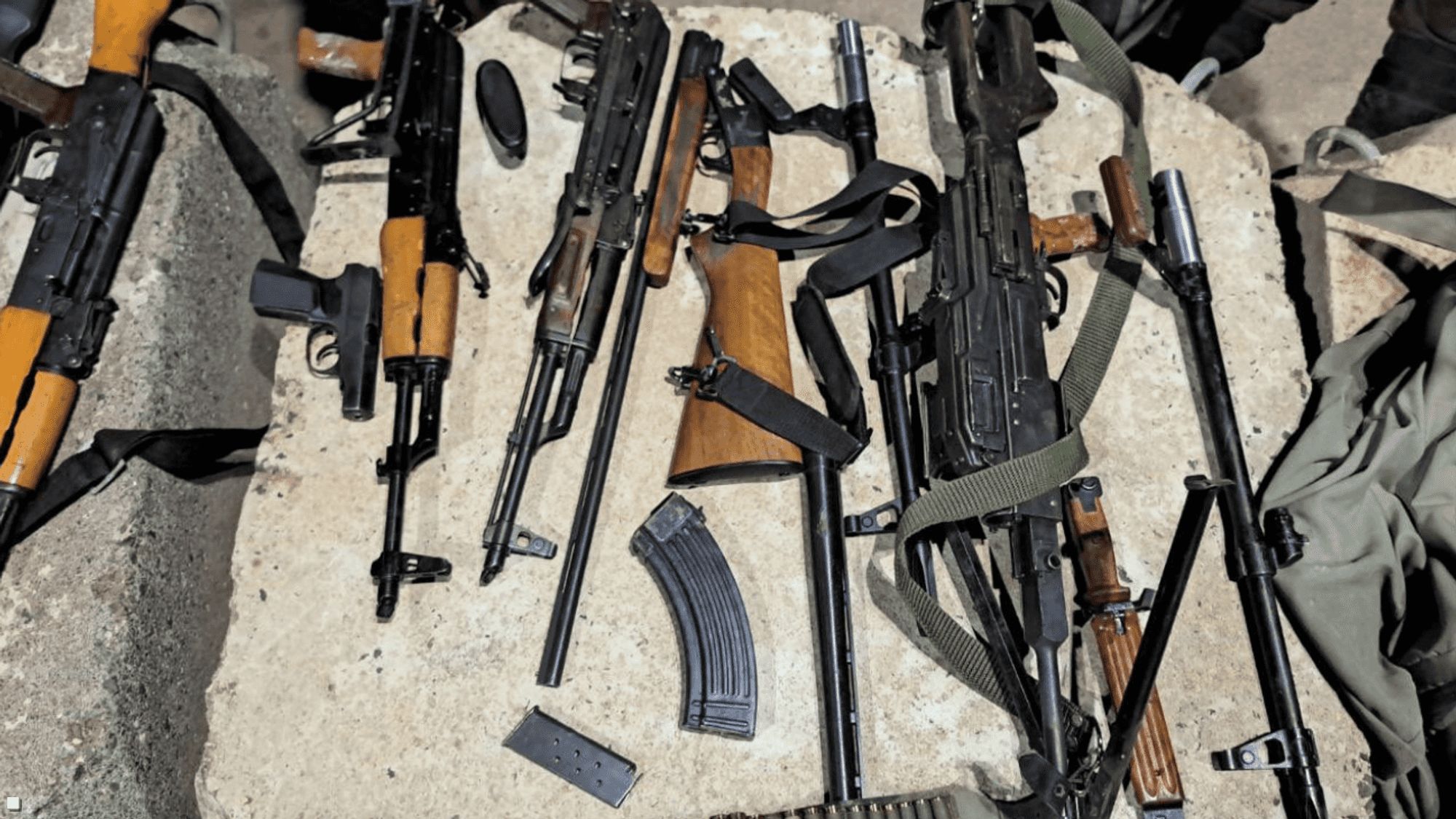 الأسلحة المضبوطة (إكس)