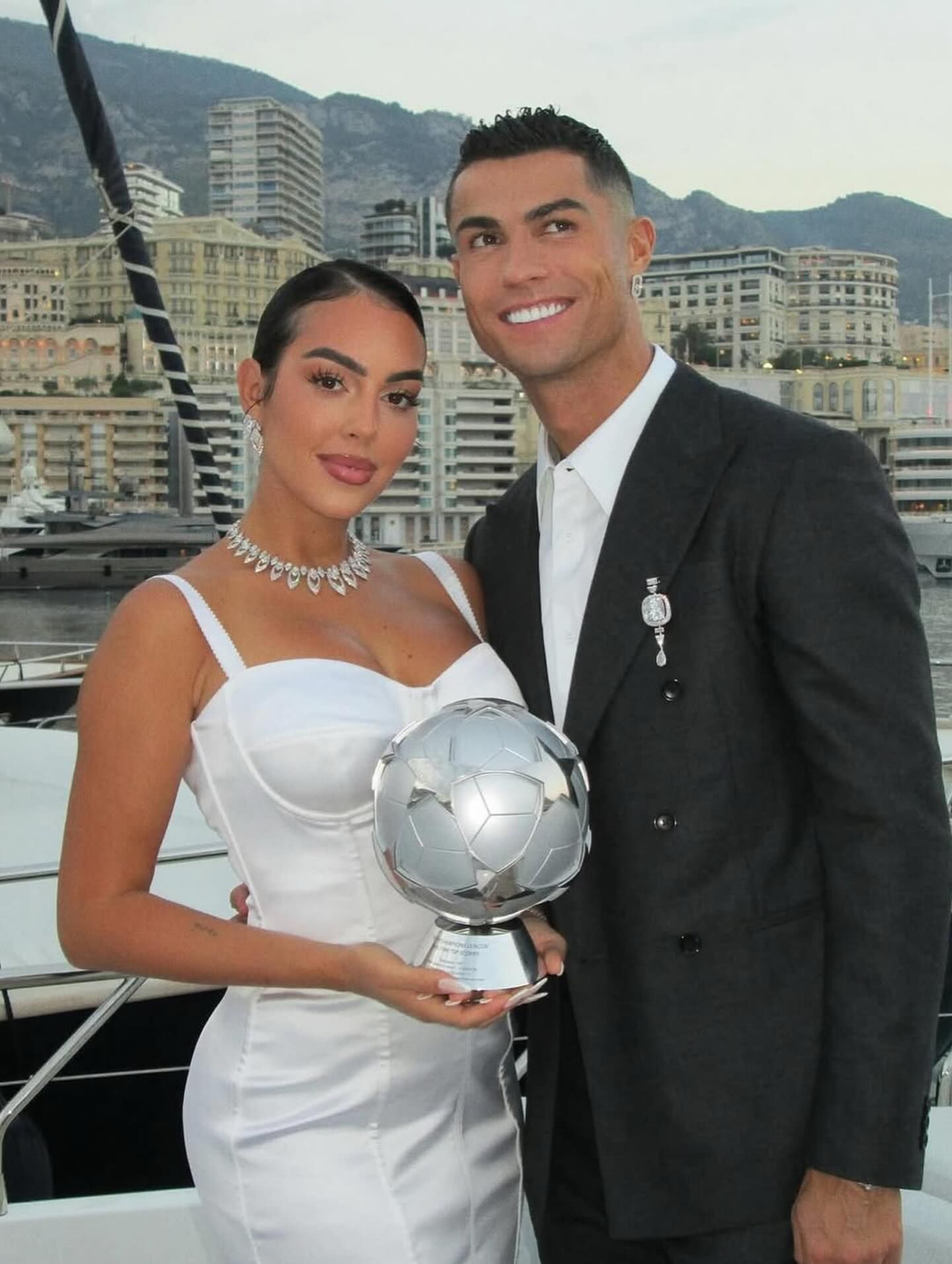 الثنائي العاشق الأشهر في العالم (إنستغرام)