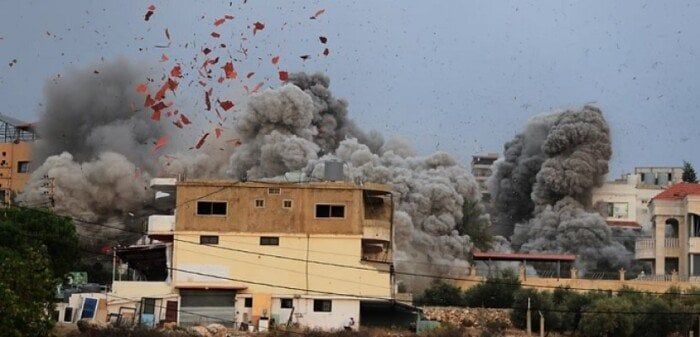 استشهاد 13 شخصا في قصف الاحتلال الإسرائيلي لمخيم «عين الحلوة» استشهاد 13 شخصا في قصف الاحتلال الإسرائيلي لمخيم «عين الحلوة»