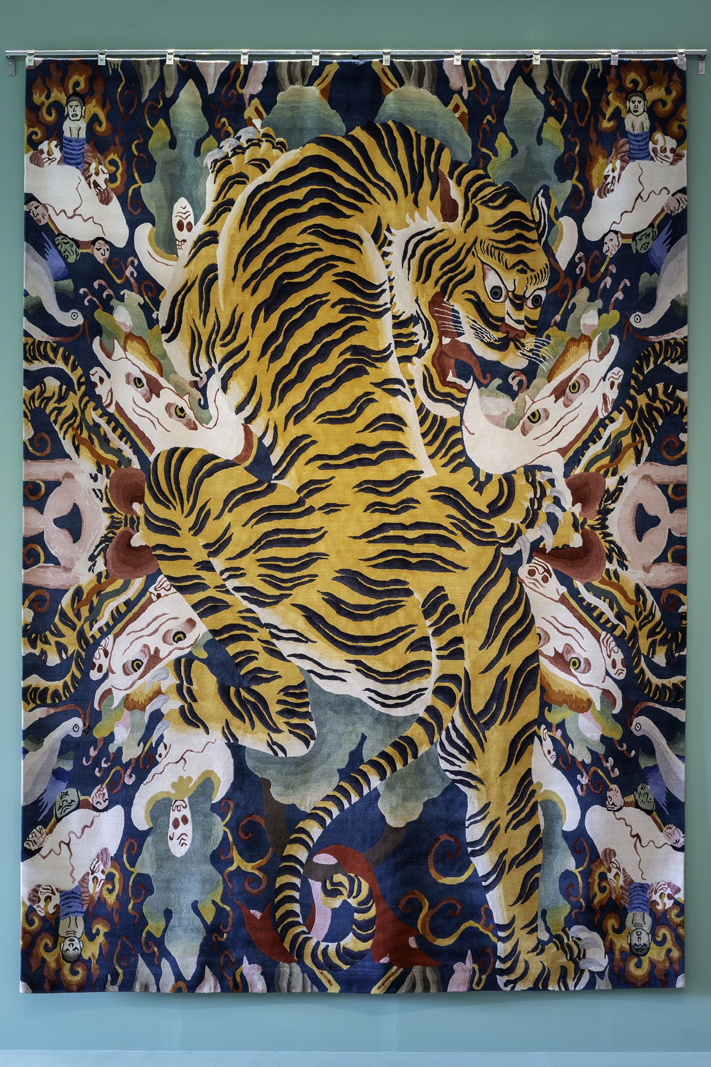 من الأعمال المعروضة في “فن أبوظبي“.