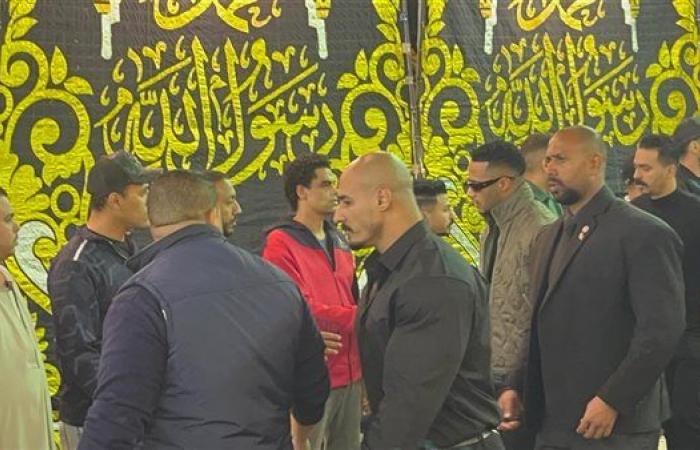 محمد رمضان ومصطفى كامل.. أبرز حضور عزاء المطرب إسماعيل الليثي - المصدر 7