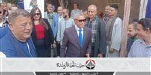 العمدة عادل البارودي يتقدم قيادات الجبهة الوطنية في تفقد لجان أسيوط - المصدر 7