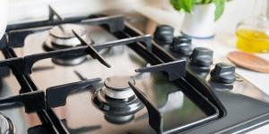 طريقة سريعة وفعّالة لإزالة الدهون المتراكمة على البوتاجاز - المصدر 7