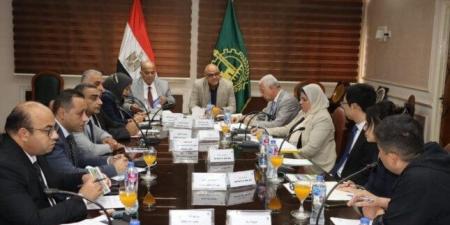 محافظ القليوبية يناقش آليات تنفيذ مشروع تحويل النفايات إلى طاقة كهربائية - المصدر 7