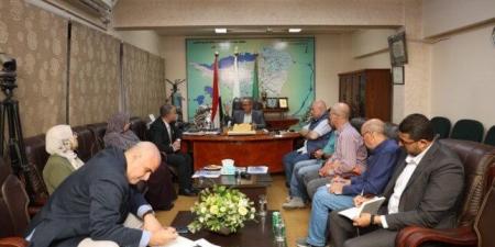 رئيس القابضة لمياه الشرب يتابع مشروعات «حياة كريمة» بالفيوم - المصدر 7