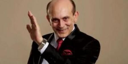 فقد وعيه .. محمد صبحي في العناية المركزة وسط الدعاء له - المصدر 7