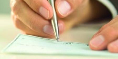 الاسم والمهنة والعقوبة.. نشر بيانات المدانين بـ «شيكات مضروبة» يكرّس العدالة والردع - المصدر 7