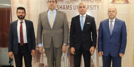 رئيسا جامعتي عين شمس والمصرية للتعلم الإلكتروني الأهلية يتفقدان المركز الدراسي بعد تطويره - المصدر 7