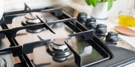 طريقة سريعة وفعّالة لإزالة الدهون المتراكمة على البوتاجاز - المصدر 7