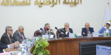 الفريق أسامه ربيع: قناة السويس أضخم مشروع تكريك في العالم حسب موسوعة جينيس - المصدر 7