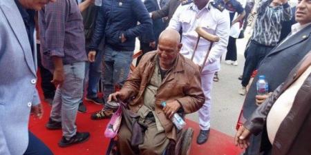 دور إنساني بارز لرجال الشرطة في مساعدة كبار السن وذوي الهمم بانتخابات النواب 2025 - المصدر 7