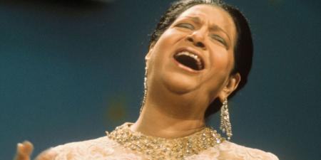 محامي أسرة أم كلثوم يهاجم فرقة إسرائيلية: استغلال صوت كوكب الشرق تعدٍ على التراث المصري - المصدر 7