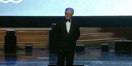 حسين فهمي في افتتاح مهرجان القاهرة السينمائي: مصر دائما تساند الدول الشقيقة - المصدر 7