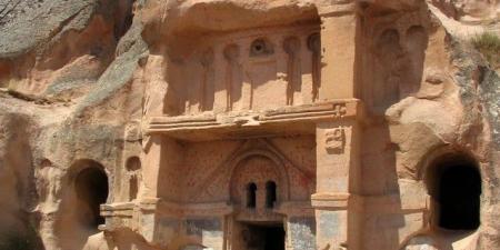 منازل داخل الصخور في تركيا.. مدينة عمرها آلاف السنين - المصدر 7