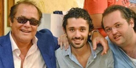 كل واحد عنده عربيته.. هل ساعد محمود عبد العزيز أبناءه في دخول الوسط؟.. الساحر يجيب - المصدر 7