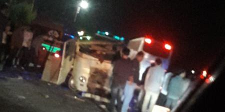 مصرع شخصين وإصابة 9 فى تصادم سيارتين ميكروباص بكفر الشيخ.. صور - المصدر 7