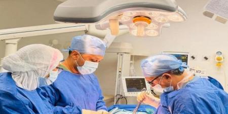 فريق طبي ببورسعيد ينقذ سيدة بعد عملية قيصرية والعثور على 8 فوط داخل بطنها - المصدر 7