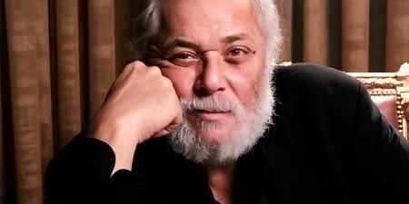 بدأ بـ«الدوامة» وسطع نجمه بـ«رأفت الهجان».. محطات صنعت مسيرة «الساحر» محمود عبد العزيز - المصدر 7