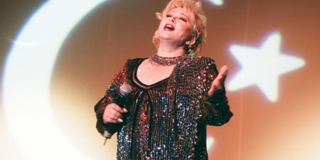 في يوم ميلادها.. رحيل أيقونة الغناء التركي "معزز عبه جي" - المصدر 7