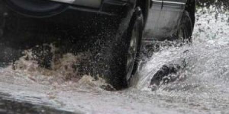 الأمن العام يحذر السائقين من مخاطر الانزلاق مع مع بدء تساقط الأمطار - المصدر 7