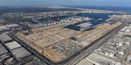 أحدث تصوير جوى يكشف تقدم أعمال محطة "تحيا مصر 1" للحاويات بميناء دمياط.. صور - المصدر 7