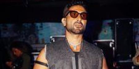 الـGPS السبب.. تفاصيل مثيرة فى حادث الفنان أحمد سعد على طريق العين السخنة - المصدر 7