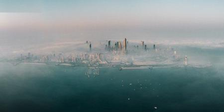 الكويت تتحول إلى لوحة جمالية فريدة بعد تشكل السحب والضباب المنخفض - المصدر 7