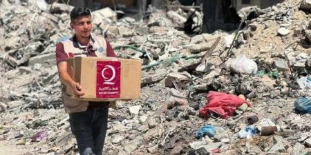 قطر الخيرية توزع دفعة جديدة من المساعدات الغذائية على النازحين في قطاع غزة - المصدر 7