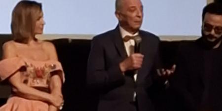 هل يتعمد محمود حميدة إحراج الناس بردوده على الأسئلة؟.. الفنان يجيب - المصدر 7